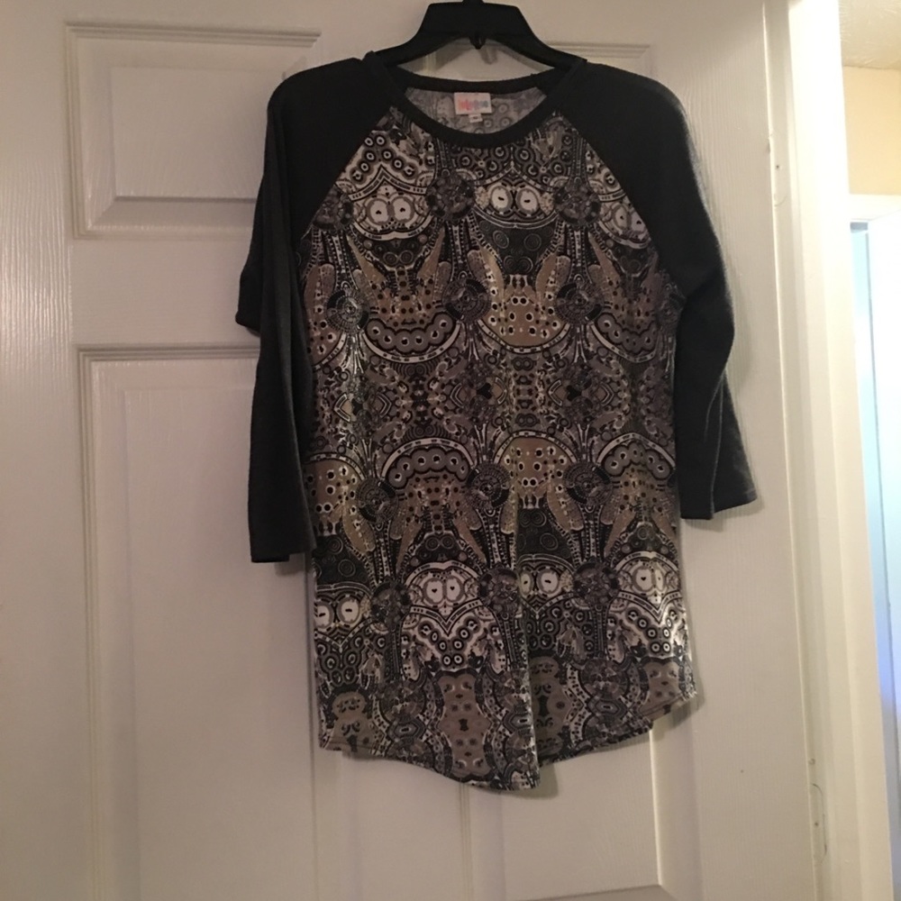 LuLaRoe black and white women’s blouse - Size Small